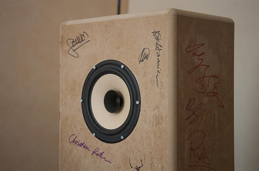DSC_0619.jpg - We also brought our Seas Exotic speakers for Georg's equalizer setup. Nearly all participants signed the speakers, thanky you for that